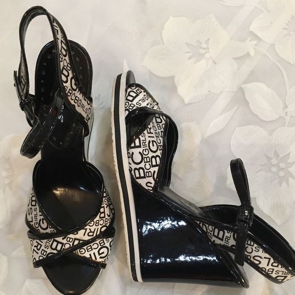 BCBG Logo Black And White Wedge Sandals - Picture 5 of 8